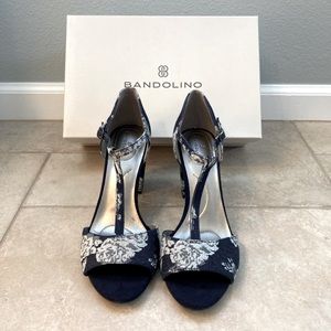 Bandalino size 9 Abra Heeled Sandal